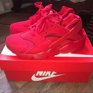 Boys Nike Red Huaraches